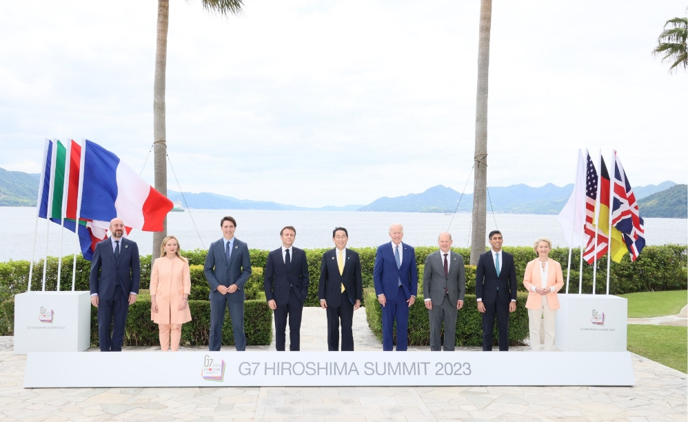 G7首脳 集合写真