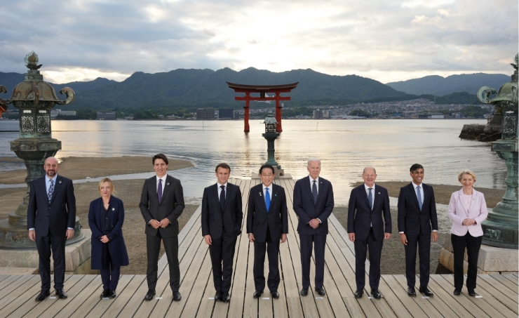 G7首脳集合写真
